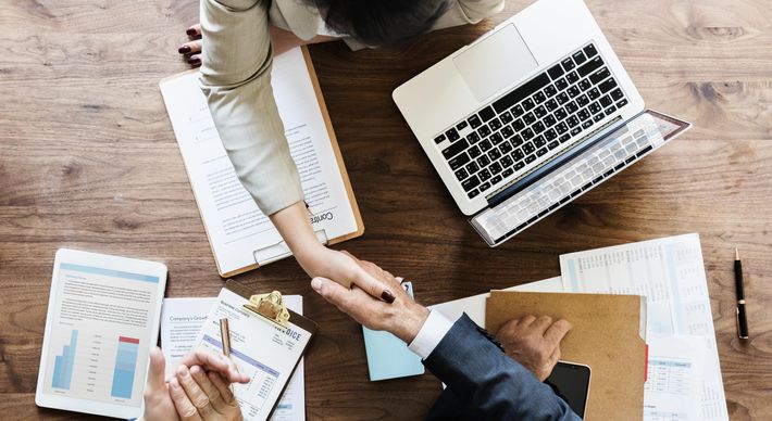 Assessorias financeiras 'gratuitas' de bancos ou corretoras de valores podem ser parciais. Para isso, a solução é procurar por gestoras independentes