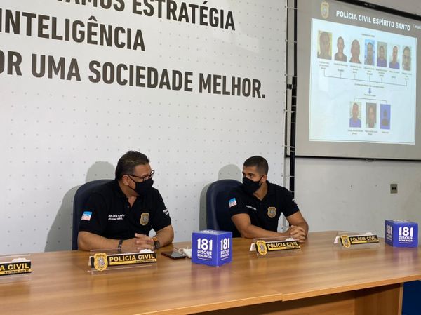 José Darcy Arruda e Daniel Belchior, delegado-geral da PCES e delegado adjunto da DHPP de Vila Velha, respectivamente