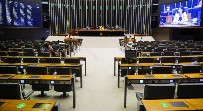 Alterações na legislação estão em discussão na Câmara dos Deputados, mas levantam críticas de órgãos de investigação pelo risco de deixarem impunes práticas irregulares de gestores públicos, como o nepotismo