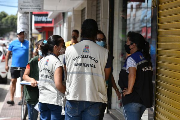 Guarda Municipal de Vila Velha, Corpo de Bombeiros e Polícia Militar, fizeram fiscalização no Polo de Moda da Glória para o cumprimento do decreto de risco extremo para combater o avanço da Covid- 19 
