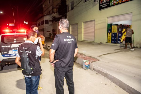 Fiscalização da quarentena em Vitória encerra festas clandestinas e fecha bar por Jansen Dias Lube/PMV