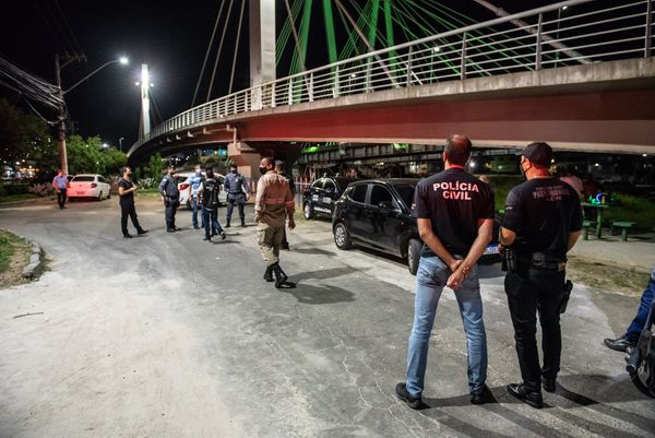 Fiscalização da quarentena em Vitória encerra festas clandestinas e fecha bar por Jansen Dias Lube/PMV