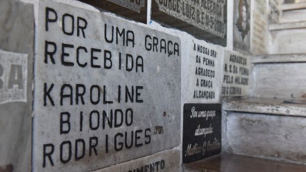  Placas de agradecimento no Convento da Penha