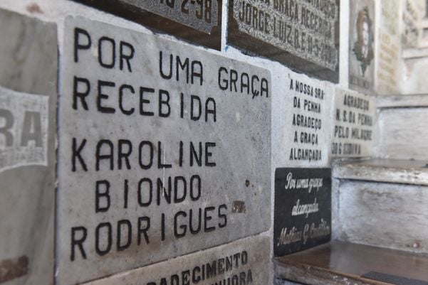  Placa de Karoline Biondo Rodrigues por Fernando Madeira
