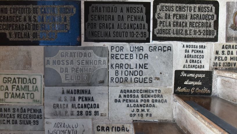  Placas de agradecimento no Convento da Penha