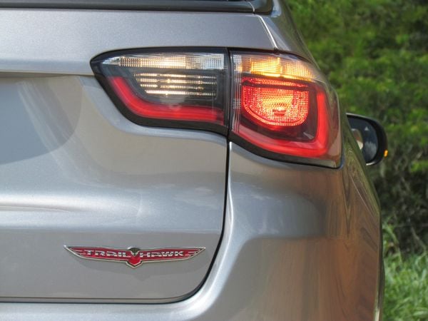 Jeep Compass Trailhawk por Luiza Kreitlon/AutoMotrix