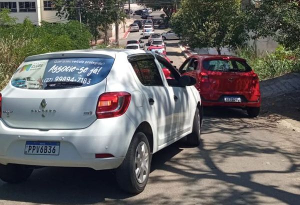 Motoristas de aplicativo fazem carreata em protesto em Guarapari