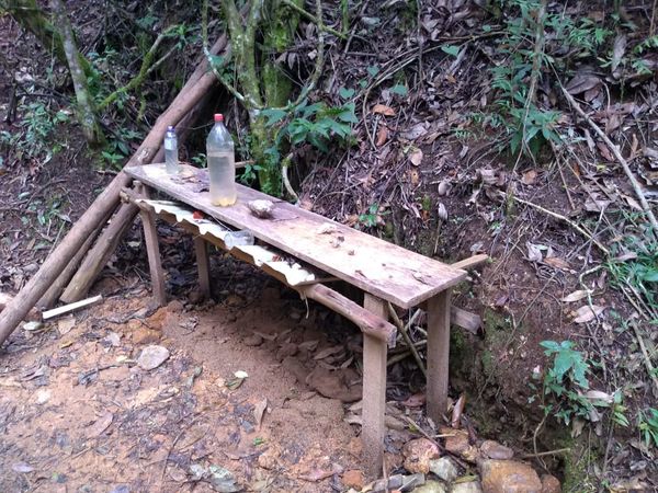 A polícia encontrou um túnel de aproximadamente 30 metros de comprimento no interior da montanha
