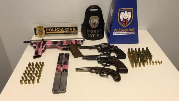 Ação conjunta prende quatro suspeitos e apreende armas e drogas em Pinheiros por Divulgação
