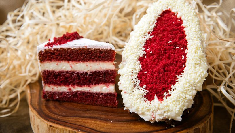 Ovo de Red Velvet da confeitaria Amor com Açúcar