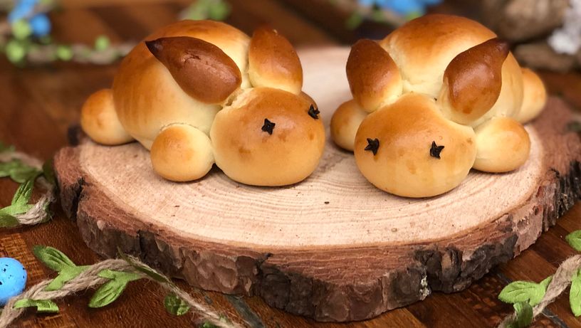 Pães de batata em formato de coelho do cardápio de Páscoa da Padaria Monte Líbano