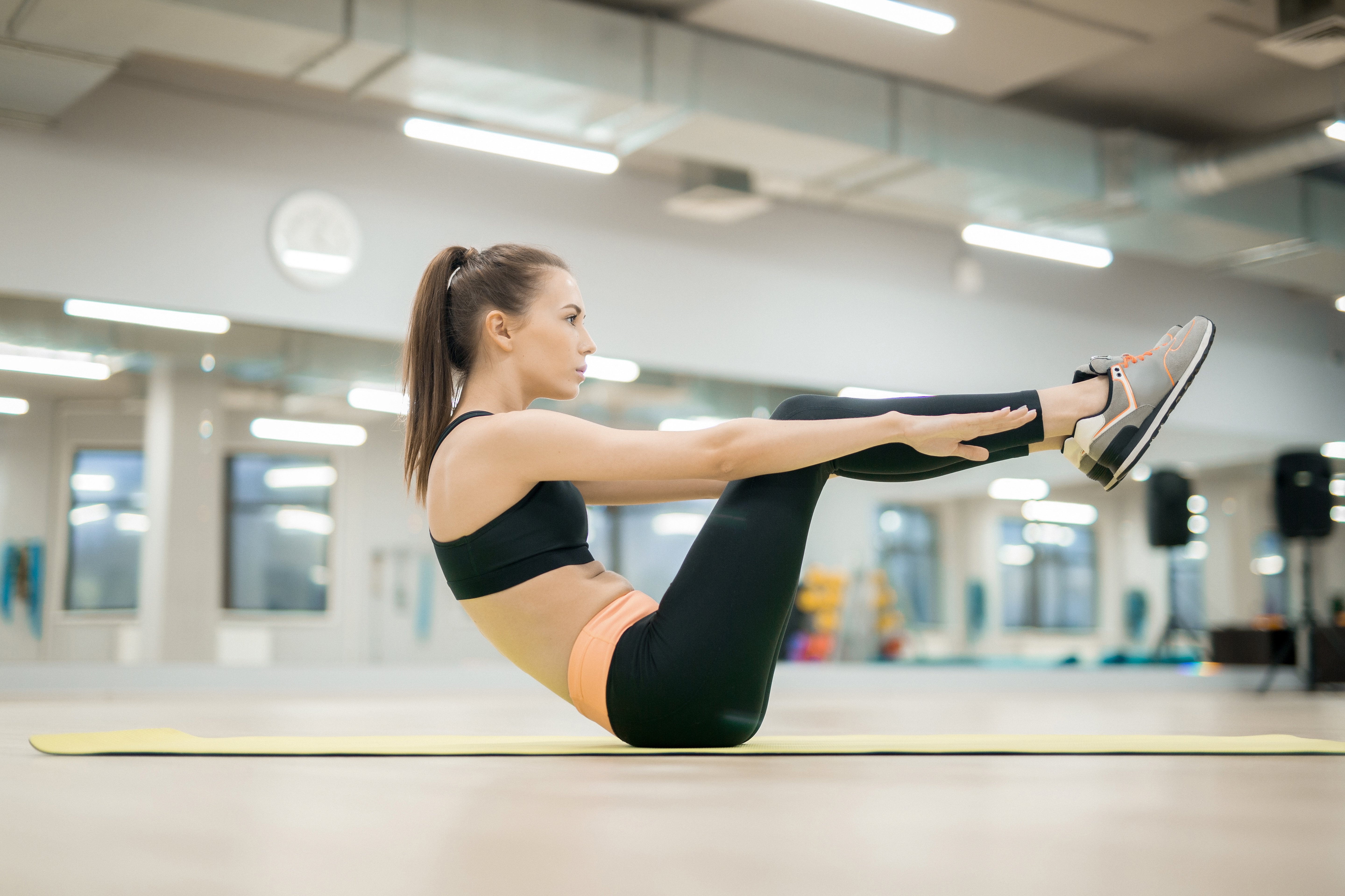 5 exercícios com landmine para fazer na academia ou em casa