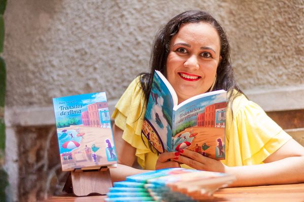 A escritora capixaba Elaine Dal Gabbo por Suellen Suzano/Divulgação