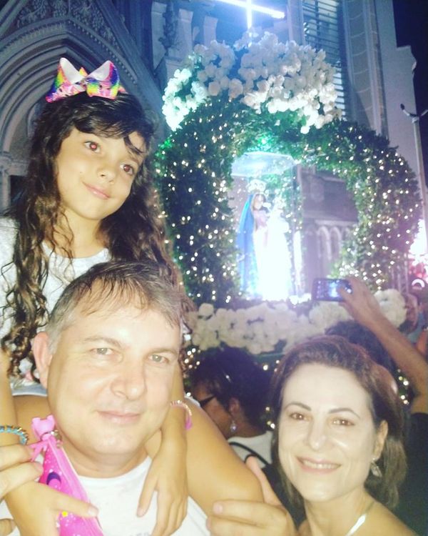 Família de Tatiana durante a Festa da Penha