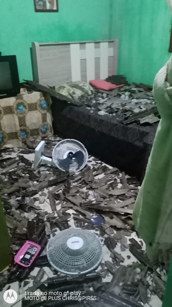 Chuva de granizo: Casas e plantações danificadas em Alegre por Internauta