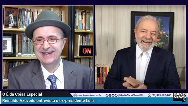 O ex-presidente Luiz Inácio Lula da Silva é entrevistado pelo jornalista Reinaldo Azevedo