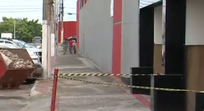 Irlane Dias, de 35 anos, havia saído para passear com o animal quando foi assassinada a tiros próximo a um motel na Praia de Itaparica no dia 2 de abril deste ano. Com mandado de prisão em aberto há mais de um mês, o suspeito ainda não foi encontrado