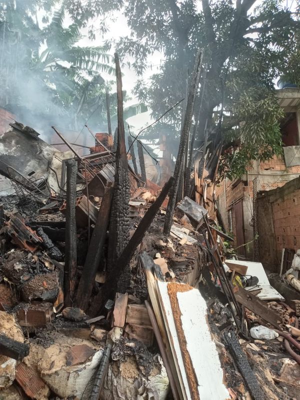 Incêndio em casa no bairro Consolação por Internauta