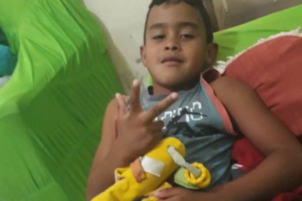 Paulo Antônio Marinho, de 8 anos, foi encontrado desacordado em casa pela mãe