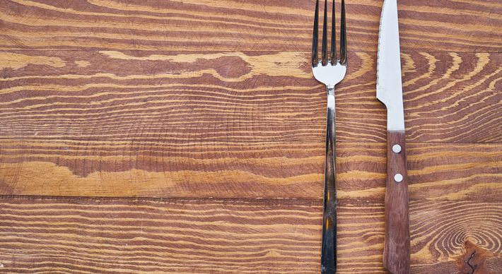 Segundo a nutricionista Roberta Larica, é preciso buscar variedade, quantidade e qualidade na hora de comer; cores, variedades, excessos, tudo isso colabora para a forma como levamos a vida