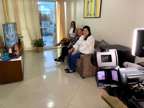 Assim como no ano passado, a família da advogada Juliana Pimentel também está de olho em todo o roteiro da Festa da Penha virtual.