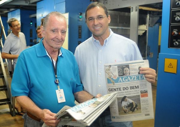  Cariê Lindenberg e Carlos Fernando Lindenberg Neto no parque gráfico da Rede Gazeta durante o início da impressão da nova Gazeta, 2011