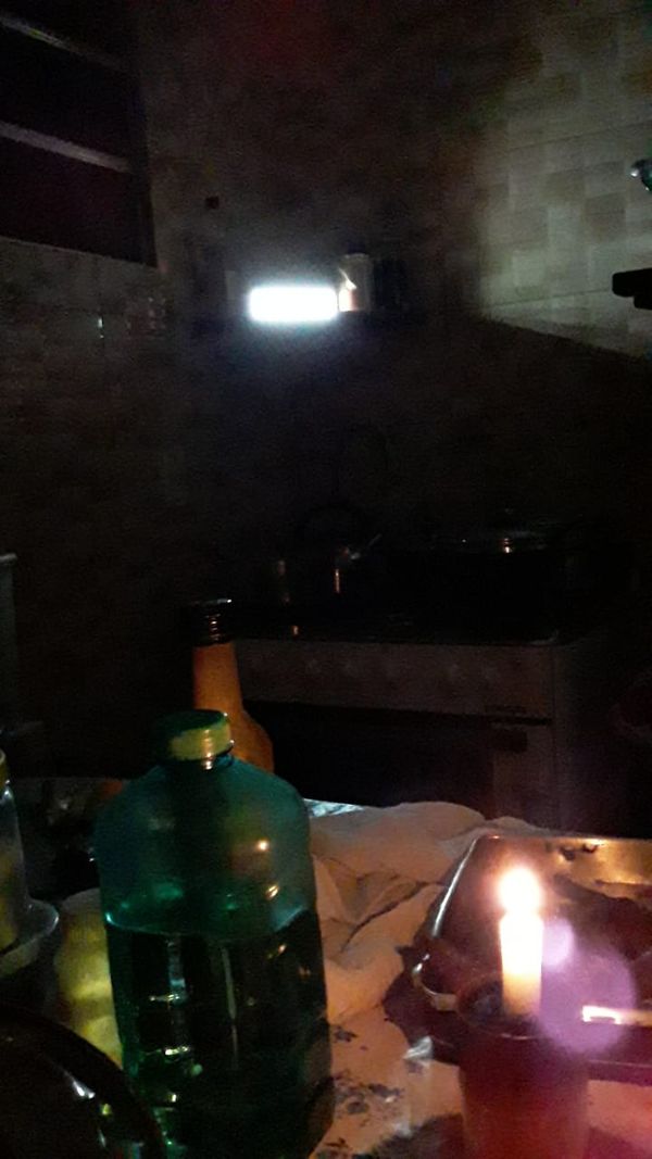 Comunidade de Alto Rio Fundo, em Marechal Floriano, está sem energia elétrica desde a quarta-feira (31) por Diana de Freitas de Oliveira