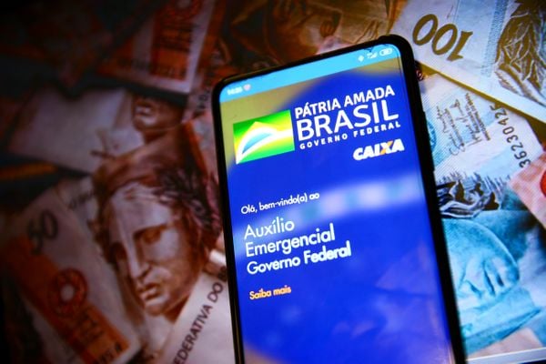 Auxílio emergencial voltou a ser pago  no Brasil