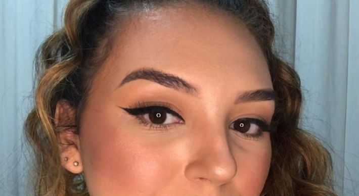 A maquiadora Gabriela Souza ensina como fazer a make com facilidade