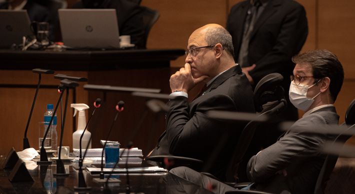 Ex-juiz alegou inocência e disse que 'não deixou a magistratura para ser ladrão'. Foi a primeira vez que o governador afastado do Rio falou ao Tribunal Misto do impeachment