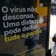 Cartaz alerta sobre riscos do coronavírus em Portugal