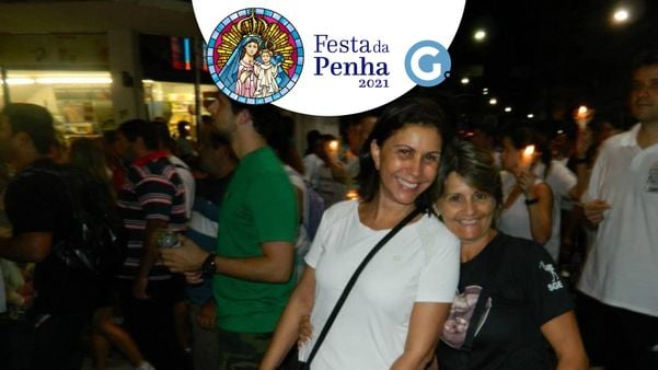 Alcione Dias (camisa branca) é espírita e já foi várias vezes à Festa da Penha e às missas do Convento.