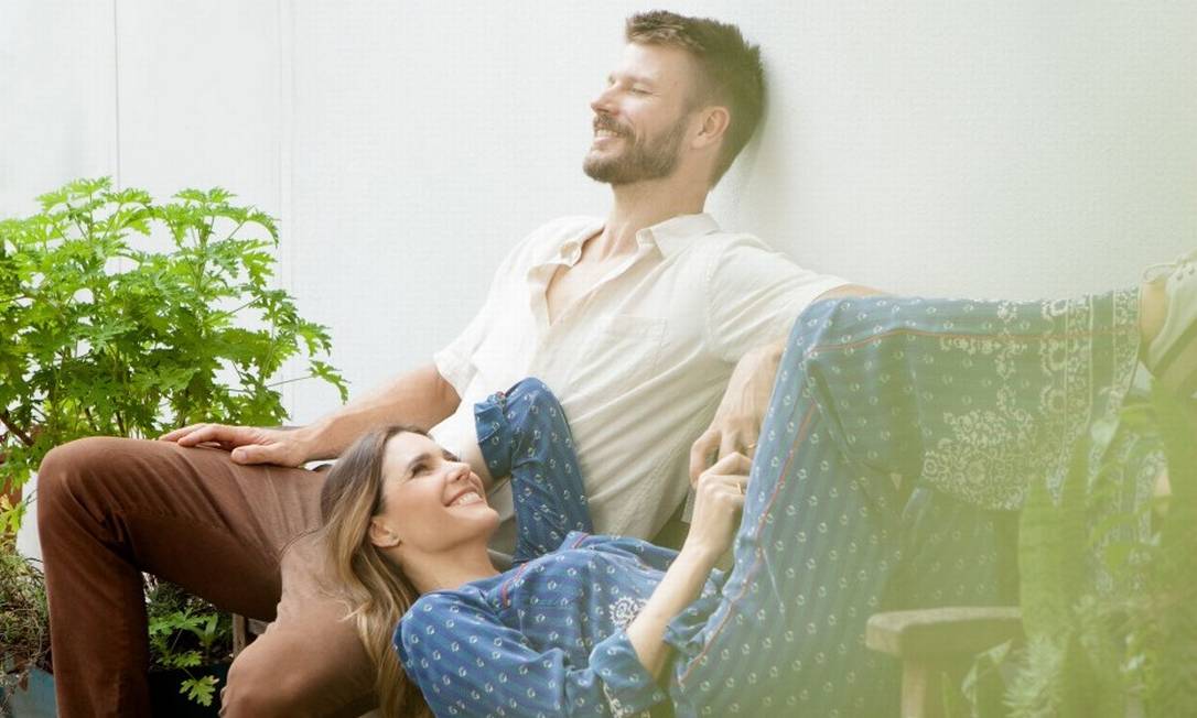 Em ‘Bem Juntinhos’, o casal fala sobre o cotidiano e recebe amigos na intimidade do lar