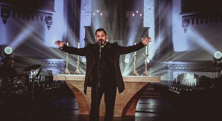 O site A Gazeta transmite a Romaria das Famílias neste sábado (10), às 20h; no domingo (11) o Padre Anderson apresenta show virtual e na segunda (12), a TV Gazeta transmite a missa de encerramento da Festa da Penha, às 17h