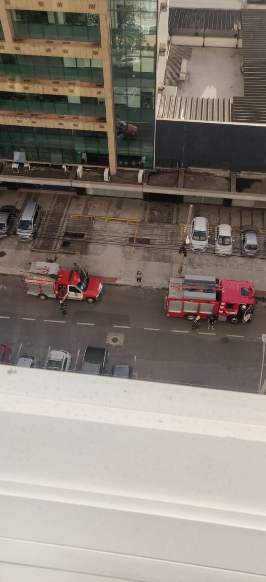 Incêndio atingiu prédio do condomínio Grand Parc, em Vitória; ninguém ficou ferido por Leitor | A Gazeta