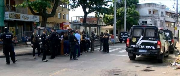 Operação da Polícia Civil prendeu quatro pessoas no Bairro da Penha, em Vitória