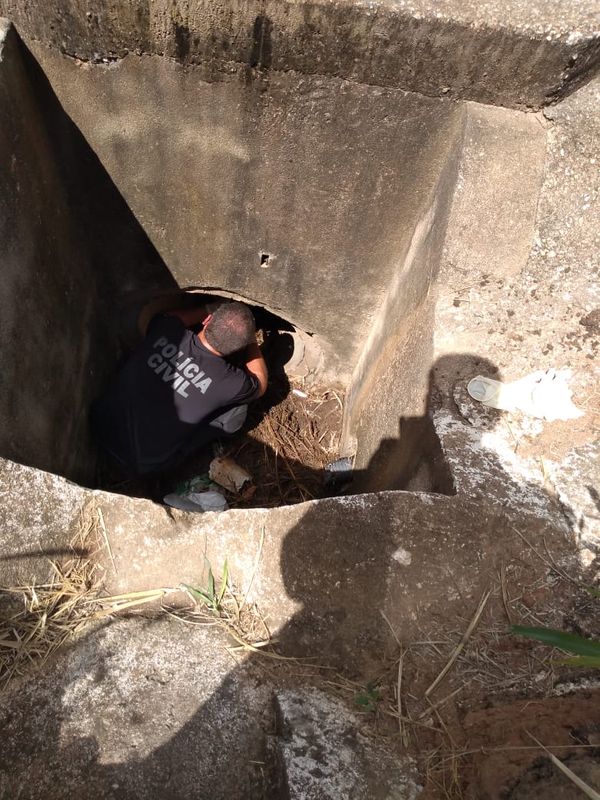 Ossada e crânio humanos são encontrados em bueiro de Cachoeiro de Itapemirim por Divulgação | Polícia Militar