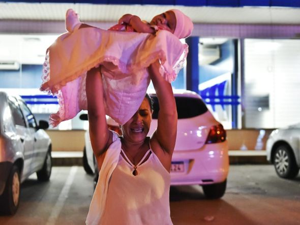 Devota de Nossa Senhora da Penha durante Romaria das Famílias por Fernando Madeira
