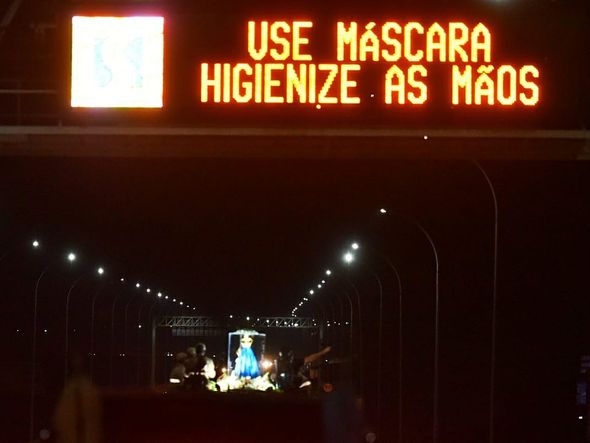 Imagem de Nossa Senhora da Penha passa pela Terceira Ponte por Fernando Madeira