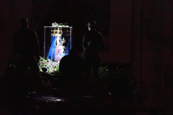 Imagem de Nossa Senhora da Penha é preparada para a Romaria das Famílias
