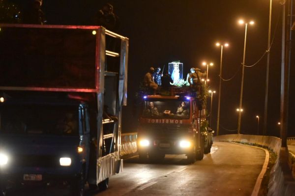 Passagem da imagem de Nossa Senhora da Penha durante a Romaria das Famílias