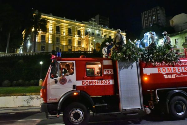 Passagem da imagem de Nossa Senhora da Penha durante a Romaria das Famílias