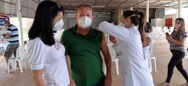 Prefeito de Colatina, Guerino Balestrassi (PSC) toma vacina contra Covid-19