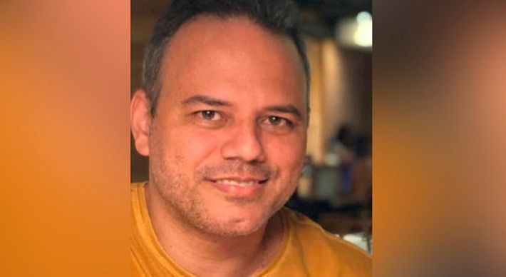 Júlio César morava em Piúma e era subsecretário de Tecnologia da Informação na Prefeitura de Itapemirim. Ele deixa esposa grávida e filho de 5 anos