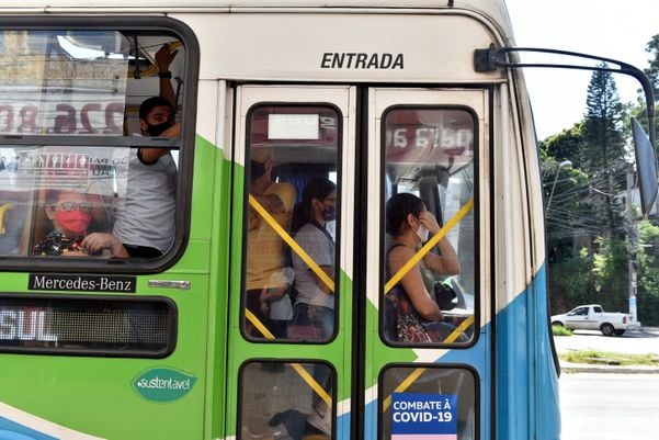 BR 262, em Jardim América - Paralisação dos rodoviários gera ônibus lotados e congestionamento no trânsito da Grande Vitória