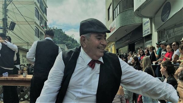 Gilson Amaro durante festa em Santa Teresa por Acervo Pessoal 