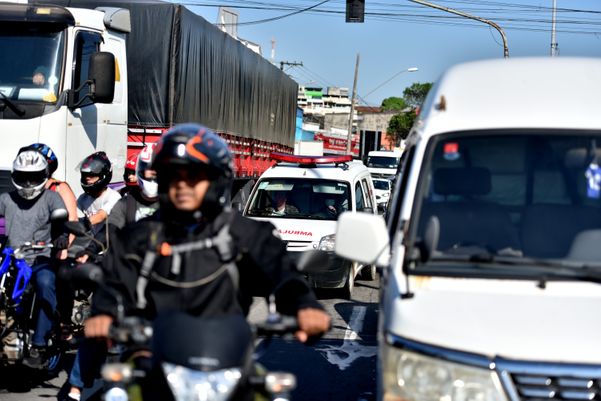 BR 262 em Jardim América - Paralisação dos rodoviários gera ônibus lotados e congestionamento no trânsito da Grande Vitória