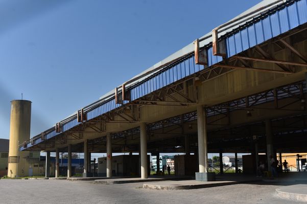 Terminal de Jardim América - Paralisação dos rodoviários gera ônibus lotados e congestionamento no  trânsito da Grande Vitória 