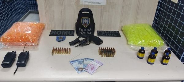 Arma, munições e material para venda de drogas foram apreendidos em Vila Velha 