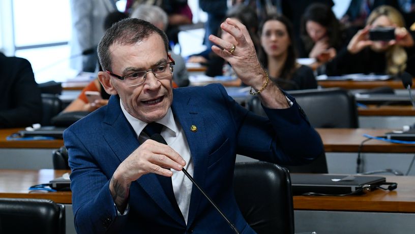 Damares, apoiada por Michelle, vence candidata de Bolsonaro